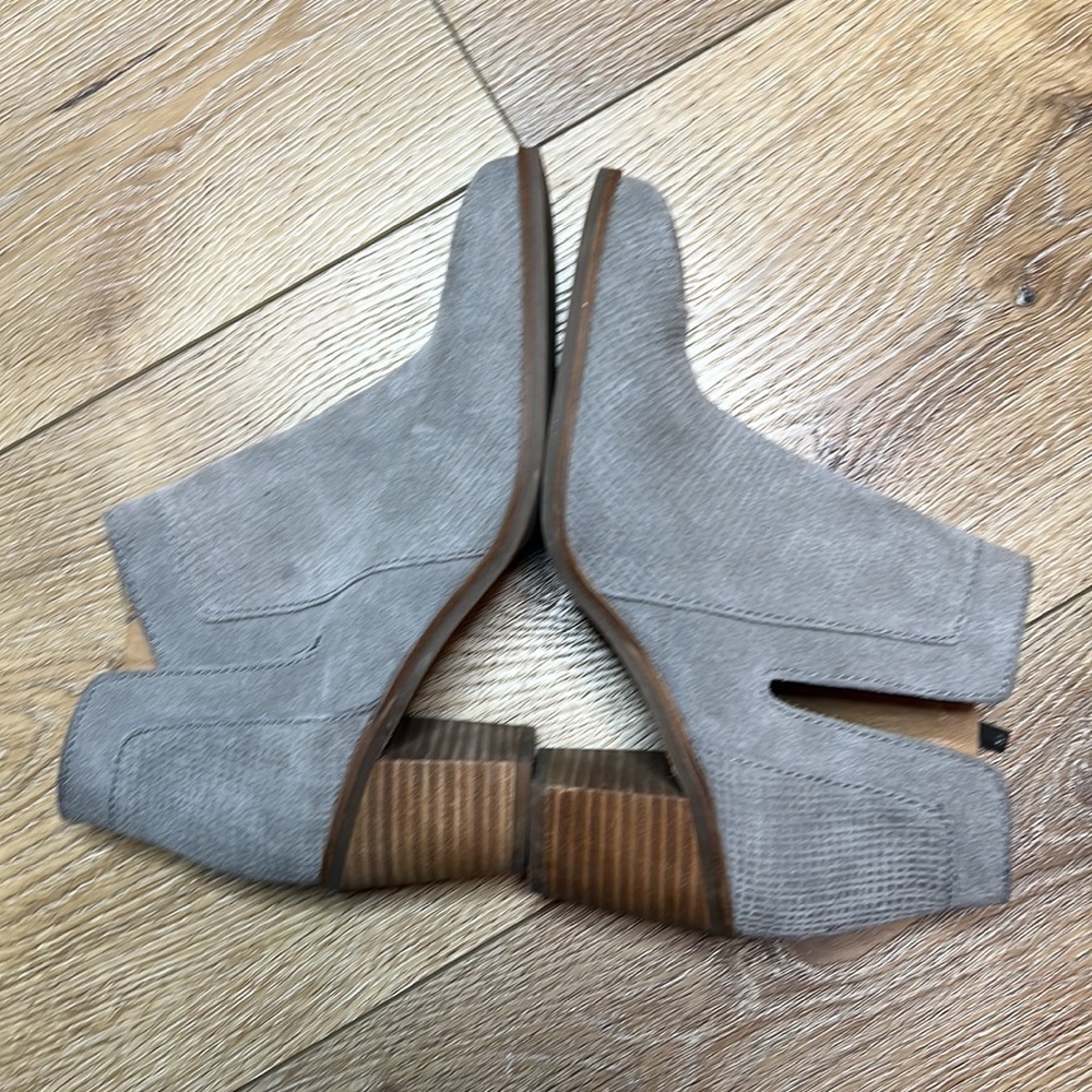 Lucky Brand Ponic Gray Suede Ankle Boots Size 6.5M - Picture 5 of 8